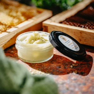 pol_pl_Konopny-balsam-do-dloni-i-paznokci-892_4.webp