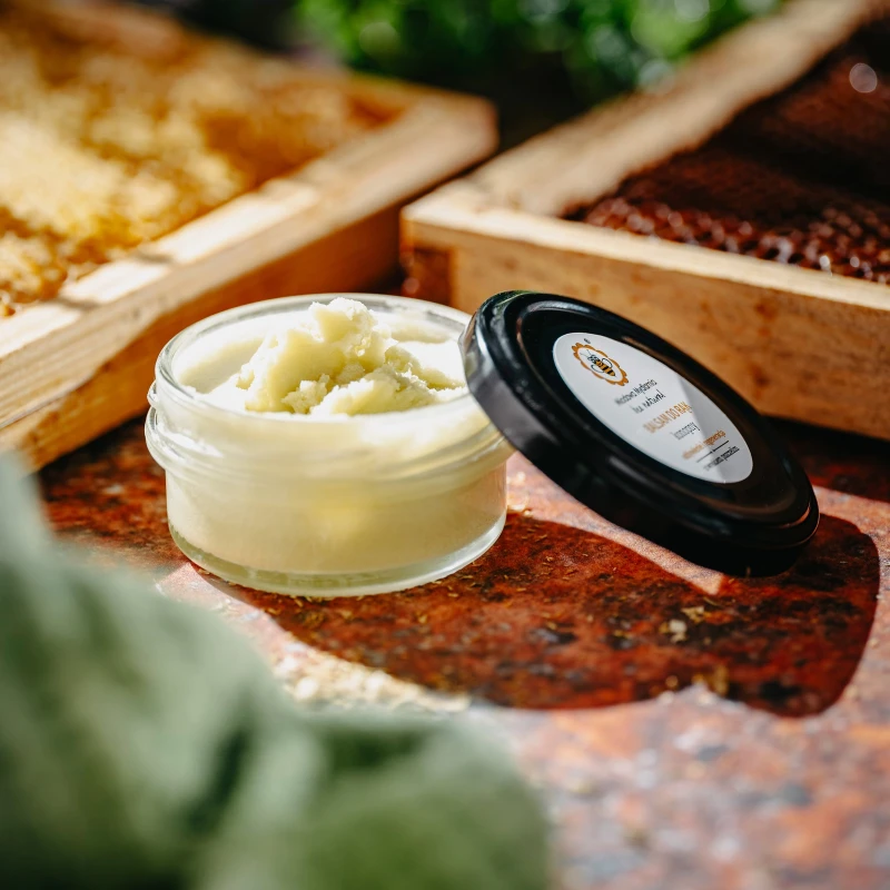 pol_pl_Konopny-balsam-do-dloni-i-paznokci-892_4.webp