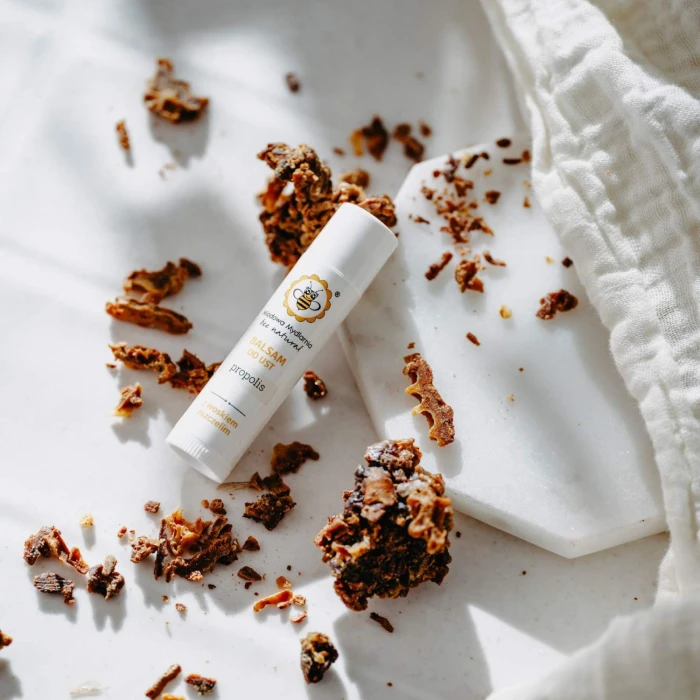 pol_pl_Propolis-balsam-do-ust-1065_3.webp