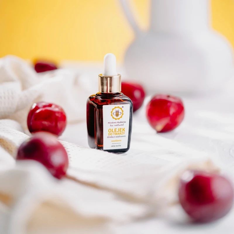 pol_pl_Sliwka-z-Szafranem-olejek-do-twarzy-648_3.webp