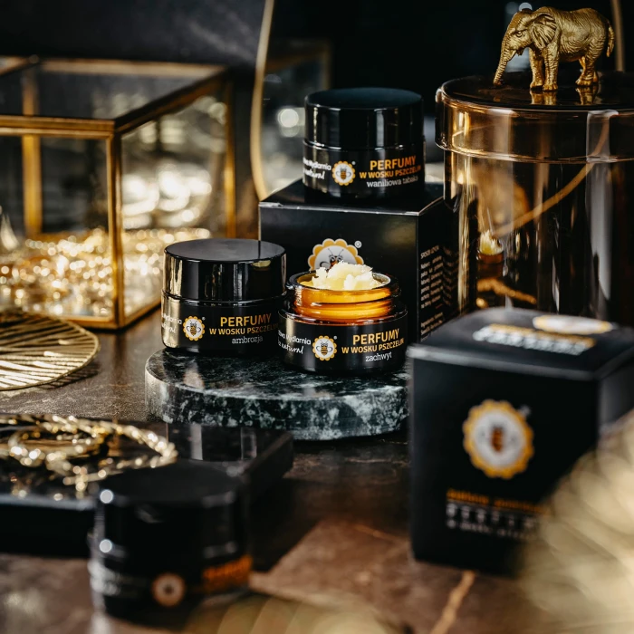 pol_pl_Zachwyt-perfumy-w-wosku-pszczelim-982_4.webp