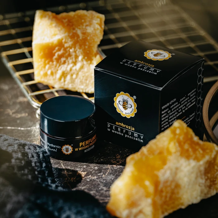 pol_pl_Ambrozja-perfumy-w-wosku-pszczelim-976_2.webp