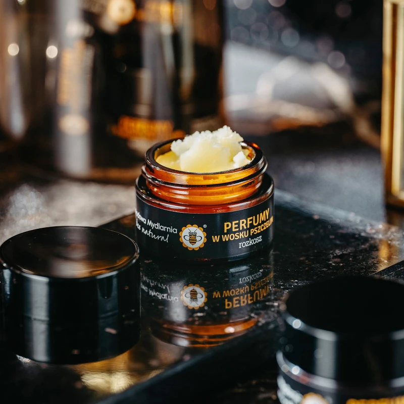 pol_pl_Rozkosz-perfumy-w-wosku-pszczelim-789_2.webp