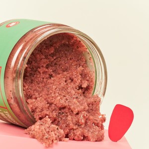 pol_pl_Cukrowy-peeling-do-ciala-TRUSKAWKA-I-WERBENA-3439_2.jpg